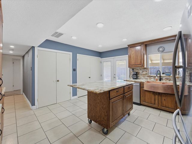 7016 Buttonwood Drive, Fort Worth, TX 76137