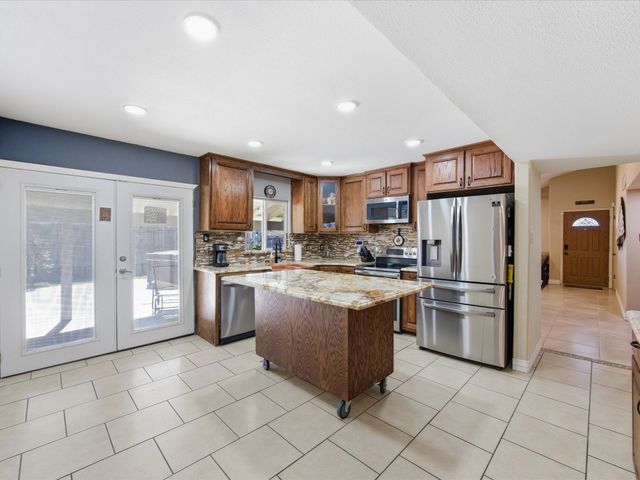 7016 Buttonwood Drive, Fort Worth, TX 76137