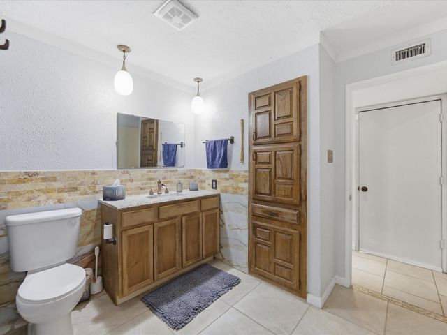 7016 Buttonwood Drive, Fort Worth, TX 76137