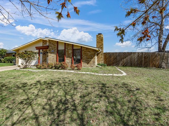 7016 Buttonwood Drive, Fort Worth, TX 76137