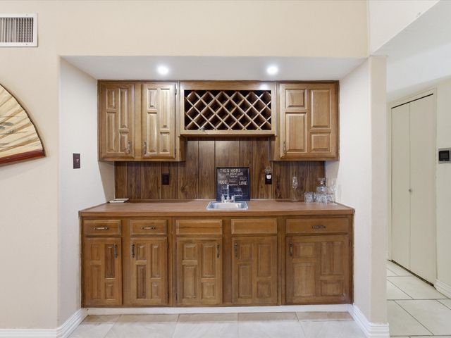 7016 Buttonwood Drive, Fort Worth, TX 76137