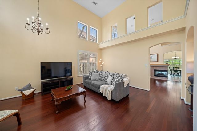 50 E Sundance Circle, The Woodlands, TX 77382