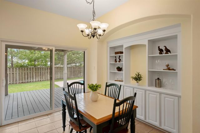 50 E Sundance Circle, The Woodlands, TX 77382