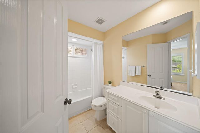 50 E Sundance Circle, The Woodlands, TX 77382