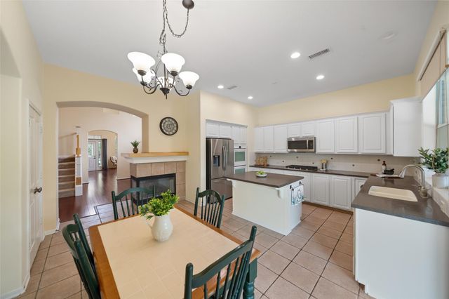 50 E Sundance Circle, The Woodlands, TX 77382