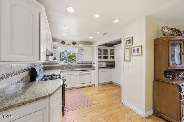386 Larmier Avenue, Oak View, CA 93022