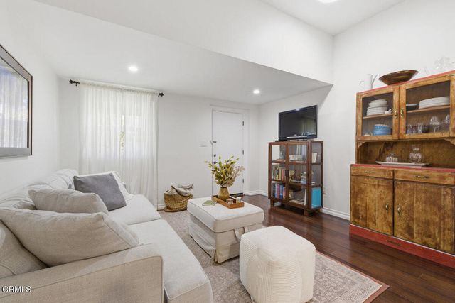 386 Larmier Avenue, Oak View, CA 93022