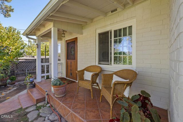 386 Larmier Avenue, Oak View, CA 93022