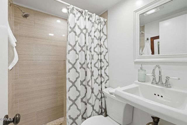 386 Larmier Avenue, Oak View, CA 93022
