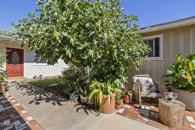 386 Larmier Avenue, Oak View, CA 93022