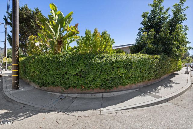 386 Larmier Avenue, Oak View, CA 93022