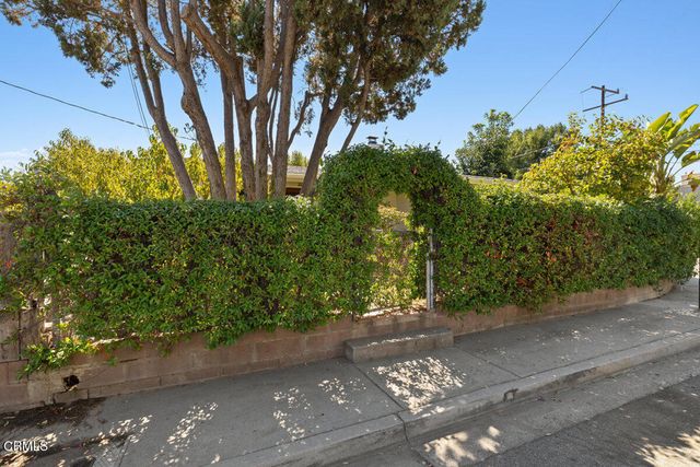 386 Larmier Avenue, Oak View, CA 93022