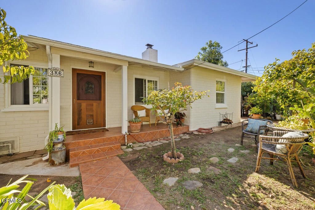 386 Larmier Avenue, Oak View, CA 93022