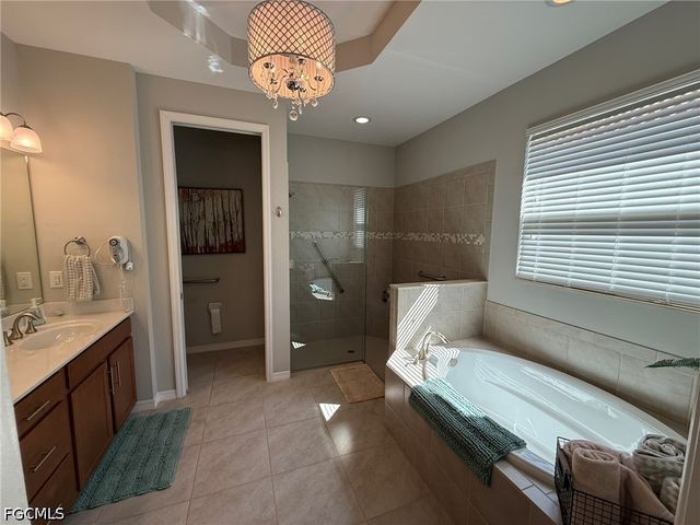 3916 King Edwards ST, Fort Myers, FL 33916