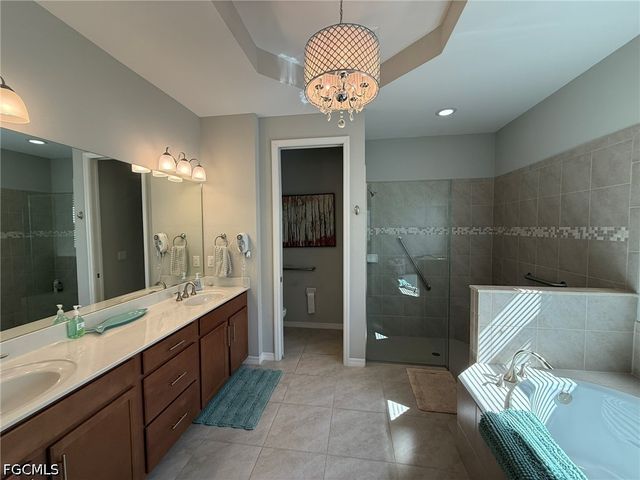 3916 King Edwards ST, Fort Myers, FL 33916