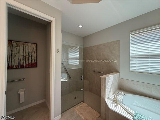 3916 King Edwards ST, Fort Myers, FL 33916