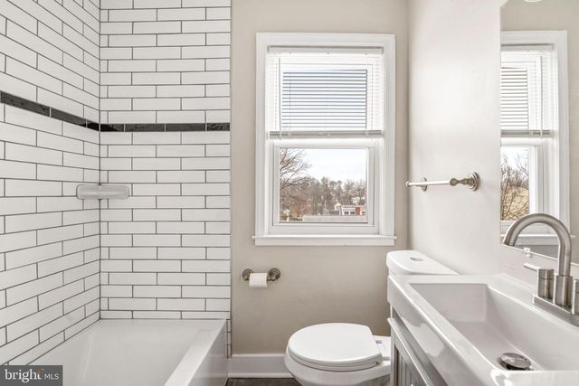 8300 EDGEDALE RD, Parkville, MD 21234