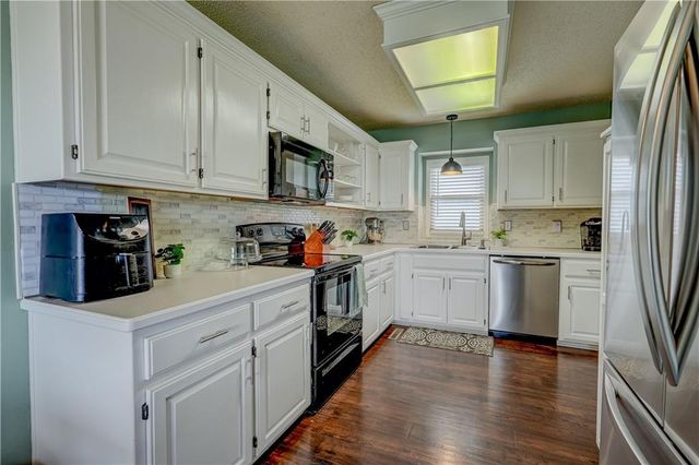 501 SW Whitestone Drive, Grain Valley, MO 64029