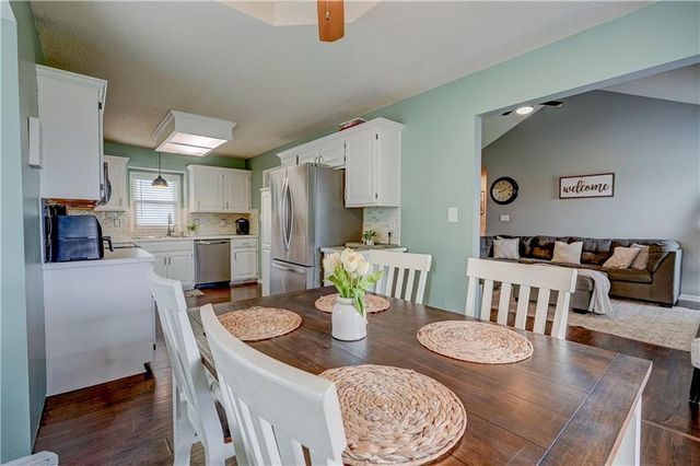 501 SW Whitestone Drive, Grain Valley, MO 64029