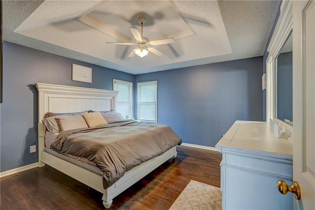 501 SW Whitestone Drive, Grain Valley, MO 64029