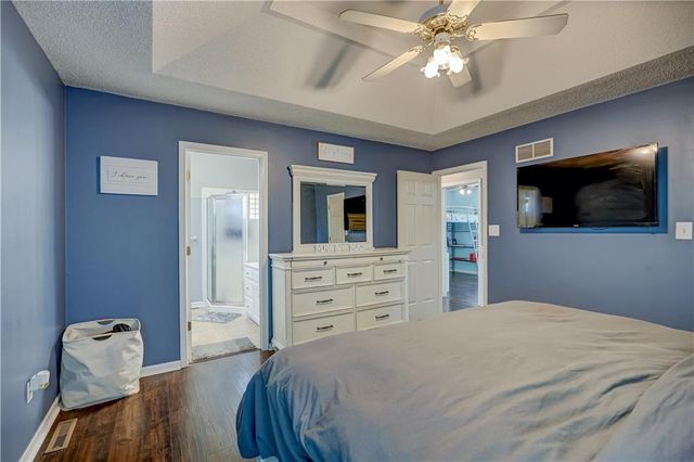 501 SW Whitestone Drive, Grain Valley, MO 64029
