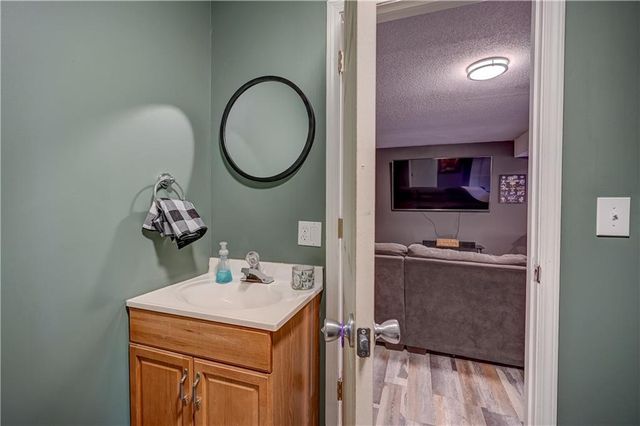 501 SW Whitestone Drive, Grain Valley, MO 64029