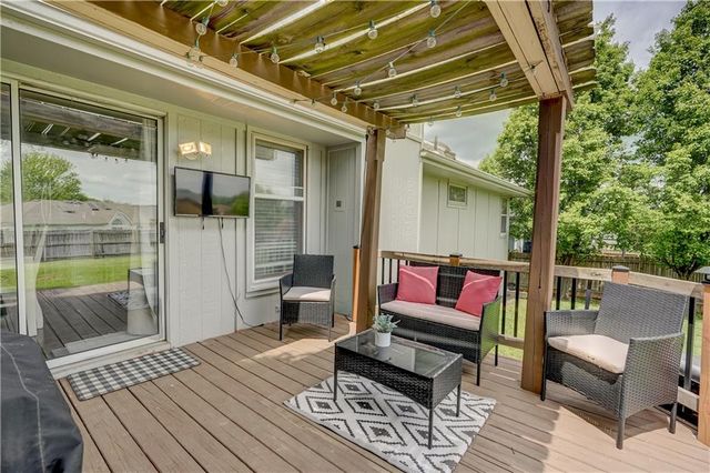 501 SW Whitestone Drive, Grain Valley, MO 64029