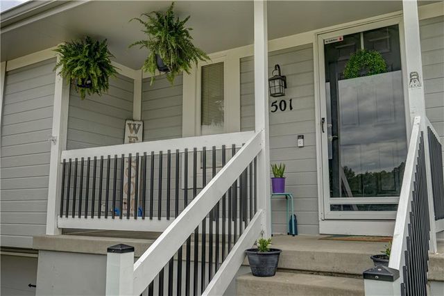 501 SW Whitestone Drive, Grain Valley, MO 64029