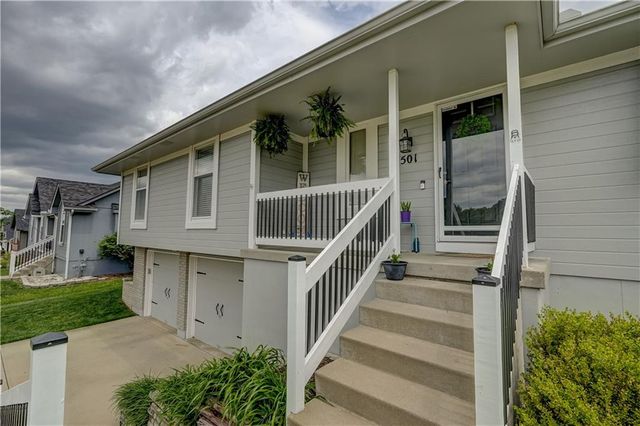 501 SW Whitestone Drive, Grain Valley, MO 64029