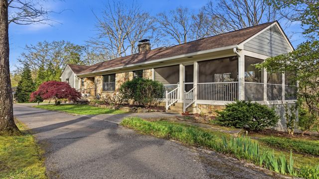 217 Arrow Drive, Signal Mountain, TN 37377