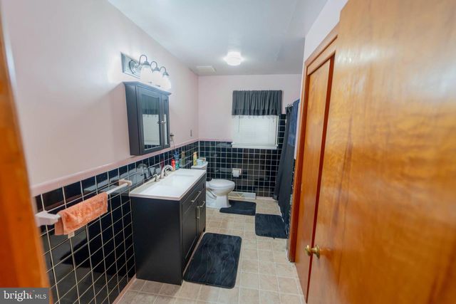 6150 CHAMBERS HILL RD, Harrisburg, PA 17111