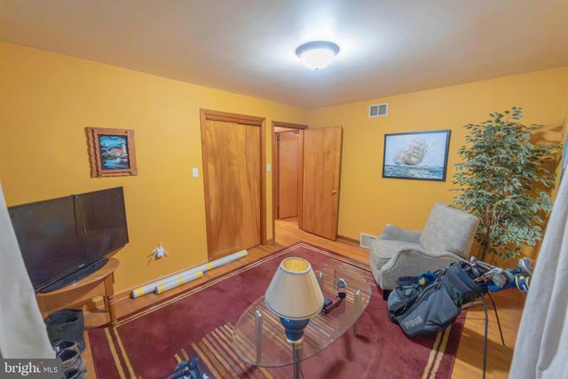 6150 CHAMBERS HILL RD, Harrisburg, PA 17111