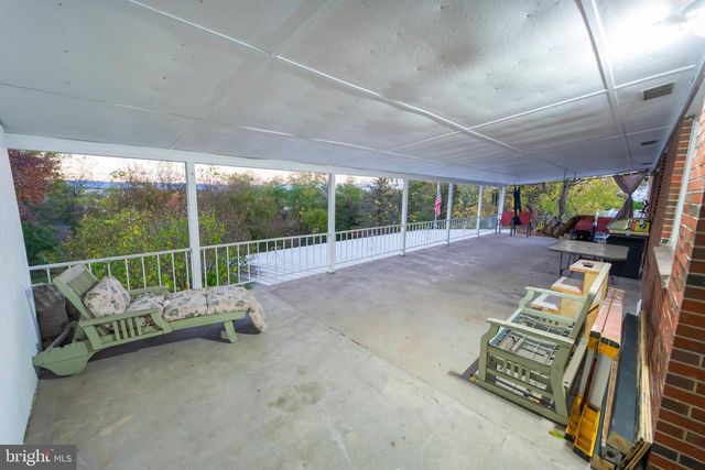 6150 CHAMBERS HILL RD, Harrisburg, PA 17111