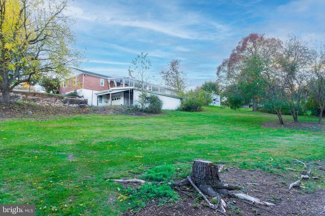 6150 CHAMBERS HILL RD, Harrisburg, PA 17111