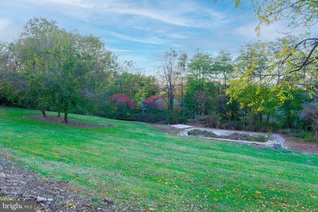 6150 CHAMBERS HILL RD, Harrisburg, PA 17111