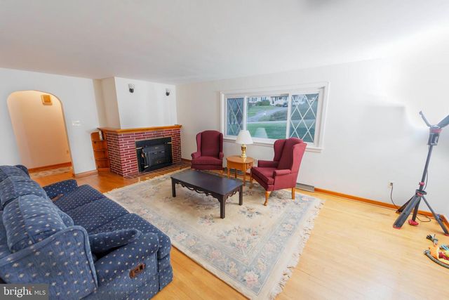 6150 CHAMBERS HILL RD, Harrisburg, PA 17111