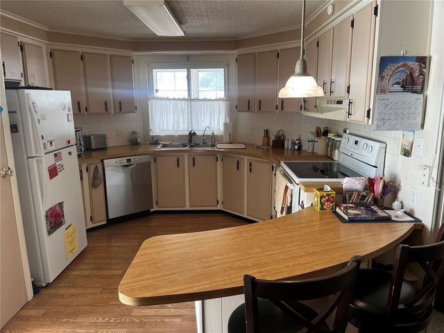 192 PHILADELPHIA BOULEVARD 9, Palm Harbor, FL 34684
