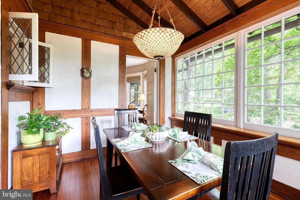 Image 30 of property listing at 501 WOODLAWN RD, Baltimore, MD 21210