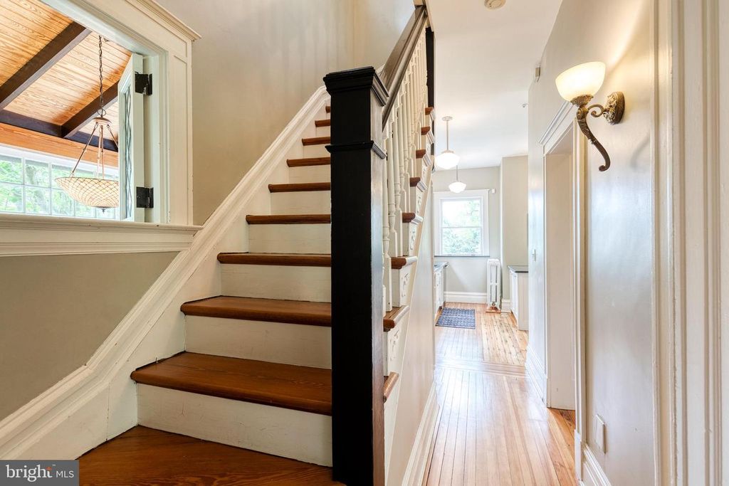 Image 32 of property listing at 501 WOODLAWN RD, Baltimore, MD 21210