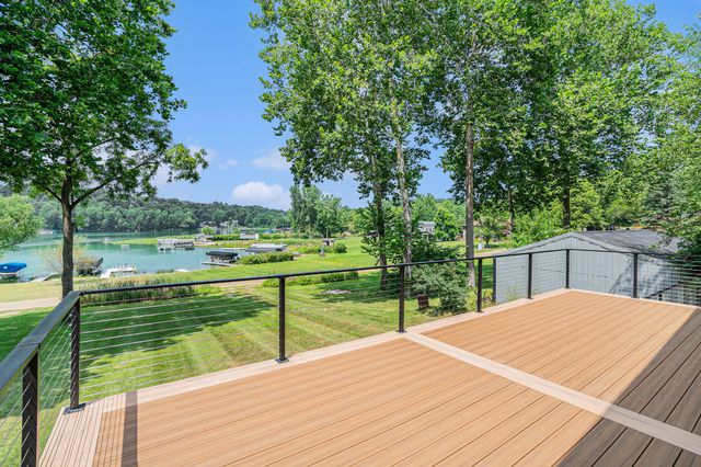 65276 W Peninsula Drive, Cassopolis, MI 49031