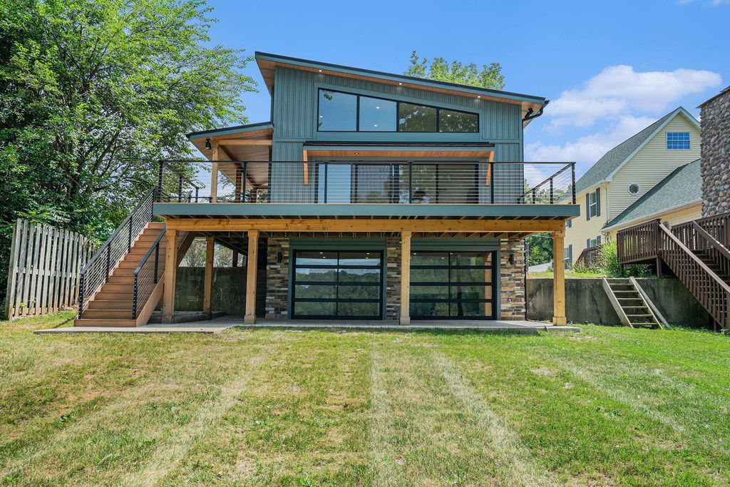 65276 W Peninsula Drive, Cassopolis, MI 49031