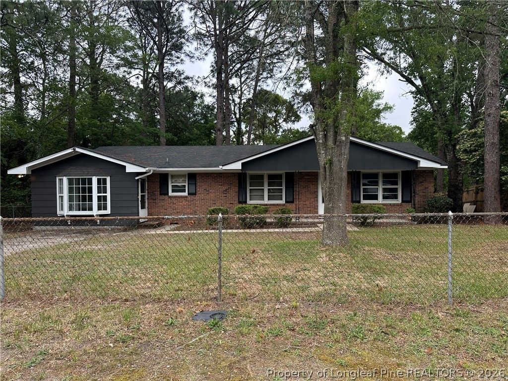 1404 Hibiscus Road, Fayetteville, NC 28311