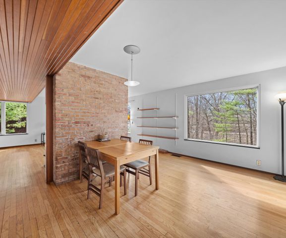 374 Hilldale Drive, Ann Arbor, MI 48105