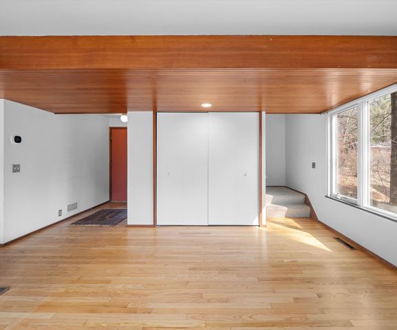 374 Hilldale Drive, Ann Arbor, MI 48105