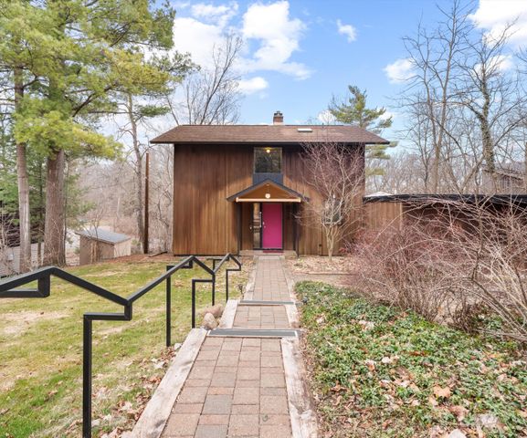 374 Hilldale Drive, Ann Arbor, MI 48105