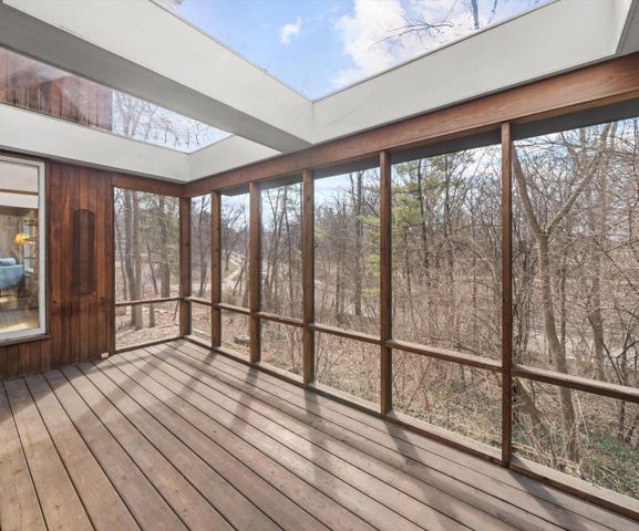 374 Hilldale Drive, Ann Arbor, MI 48105