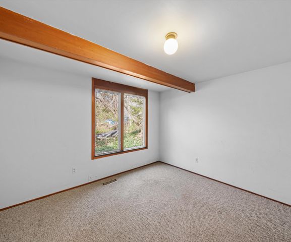 374 Hilldale Drive, Ann Arbor, MI 48105