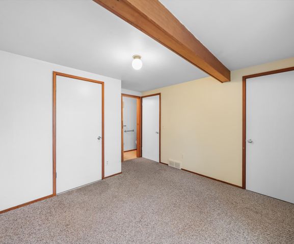 374 Hilldale Drive, Ann Arbor, MI 48105