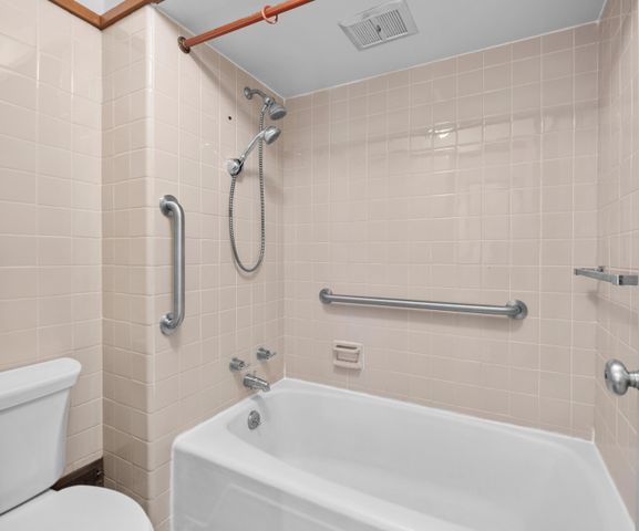 374 Hilldale Drive, Ann Arbor, MI 48105