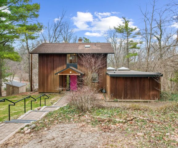 374 Hilldale Drive, Ann Arbor, MI 48105